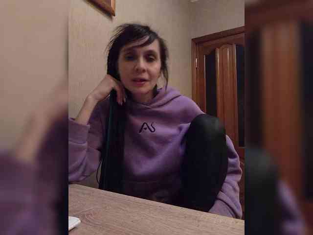 Hellenalonenochka webcam