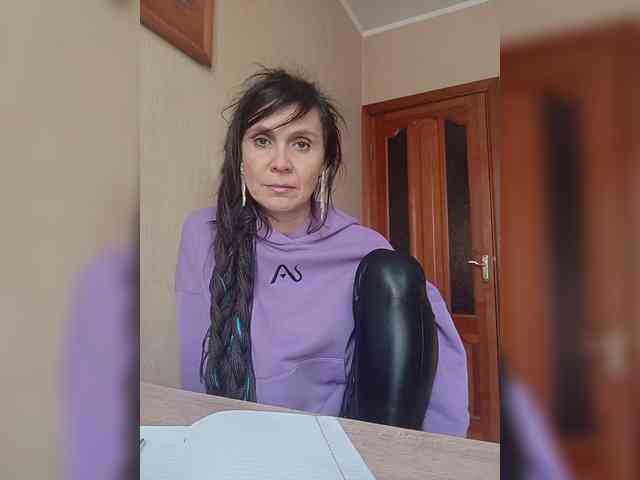 Hellenalonenochka webcam