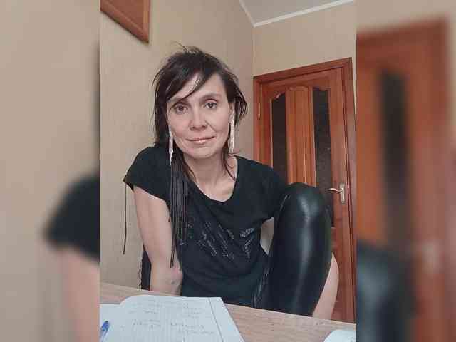 Hellenalonenochka webcam