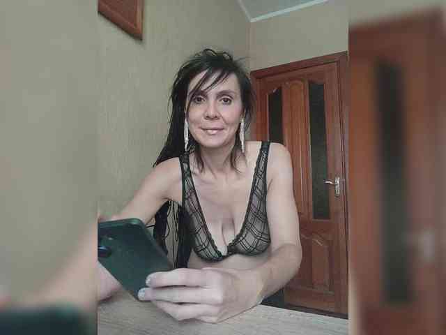 Hellenalonenochka webcam