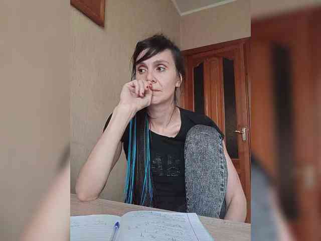 Hellenalonenochka webcam