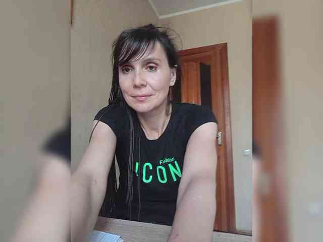 Hellenalonenochka webcam