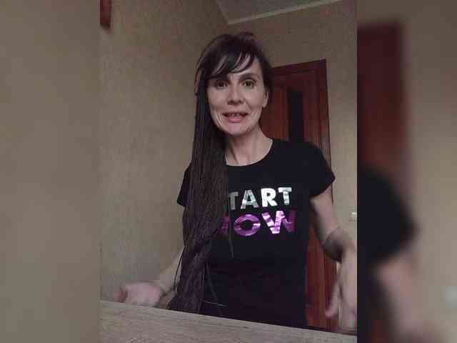 Hellenalonenochka webcam