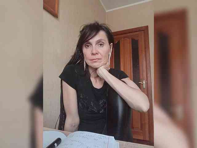 Hellenalonenochka webcam