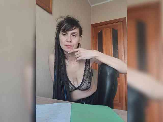 Hellenalonenochka webcam