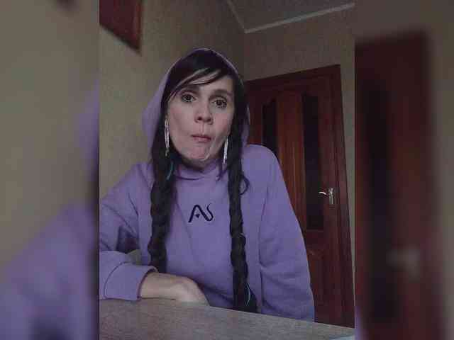 Hellenalonenochka webcam