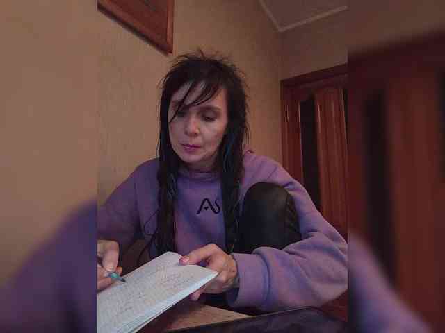 Hellenalonenochka webcam