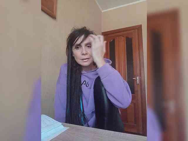 Hellenalonenochka webcam