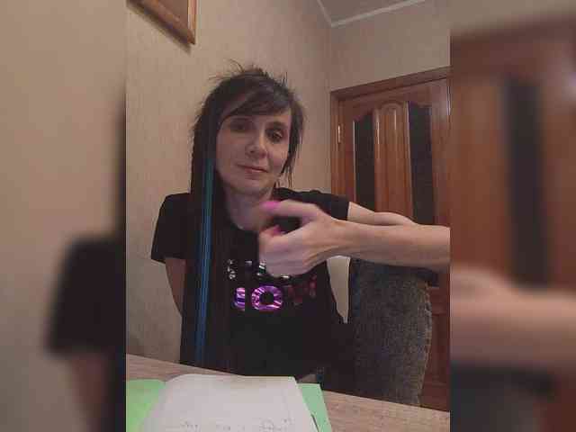 Hellenalonenochka webcam