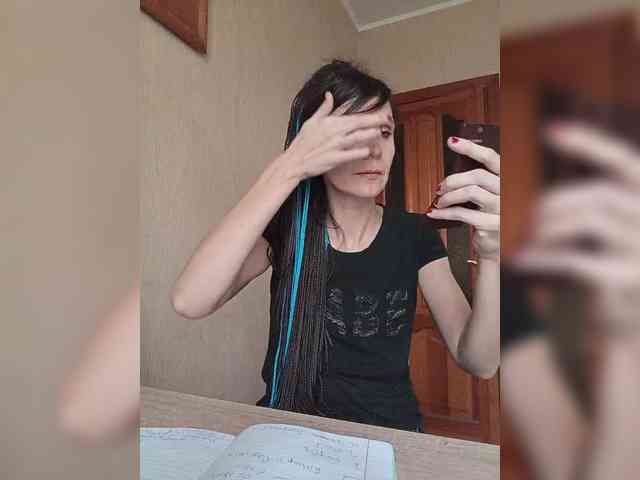 Hellenalonenochka webcam