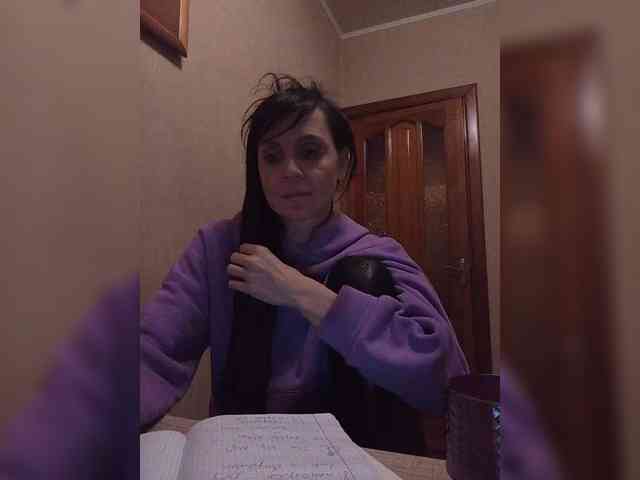 Hellenalonenochka webcam