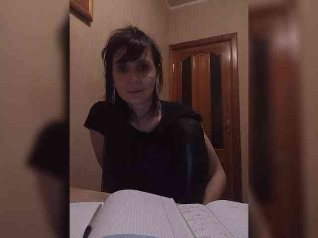 Hellenalonenochk... Live Webcam on BongaCams