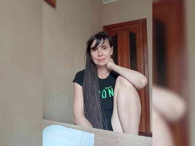 Hellenalonenochka webcam