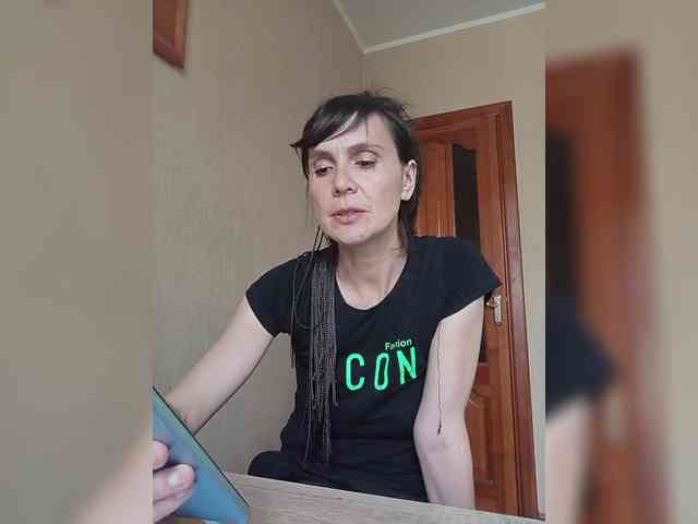 Hellenalonenochka webcam