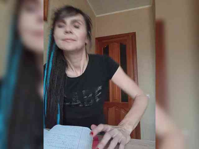 Hellenalonenochka webcam