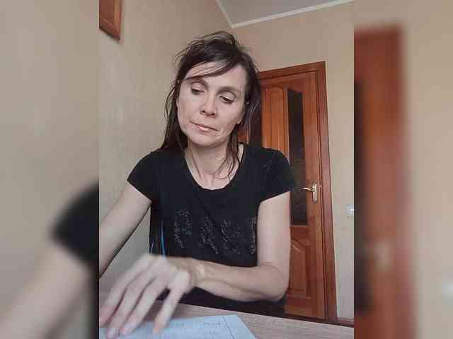 Hellenalonenochka webcam