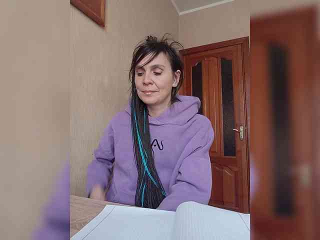 Hellenalonenochka webcam