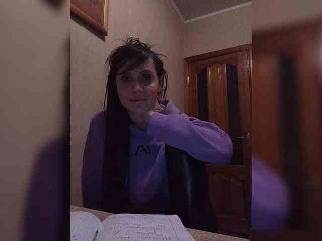 Hellenalonenochka webcam