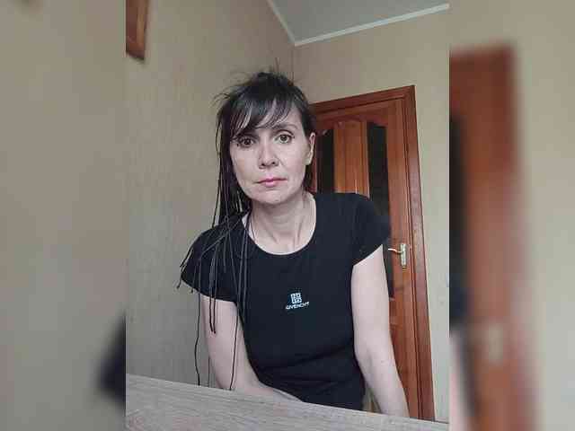 Hellenalonenochka webcam