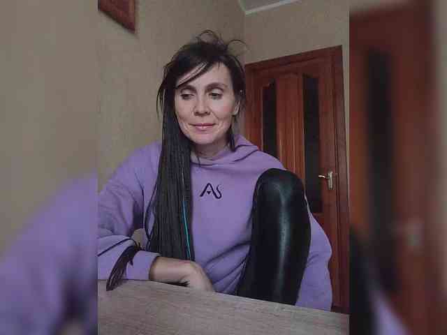 Hellenalonenochka webcam