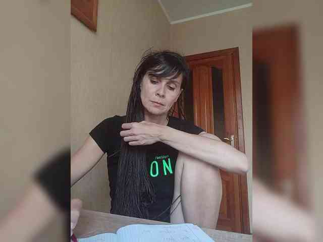 Hellenalonenochka webcam