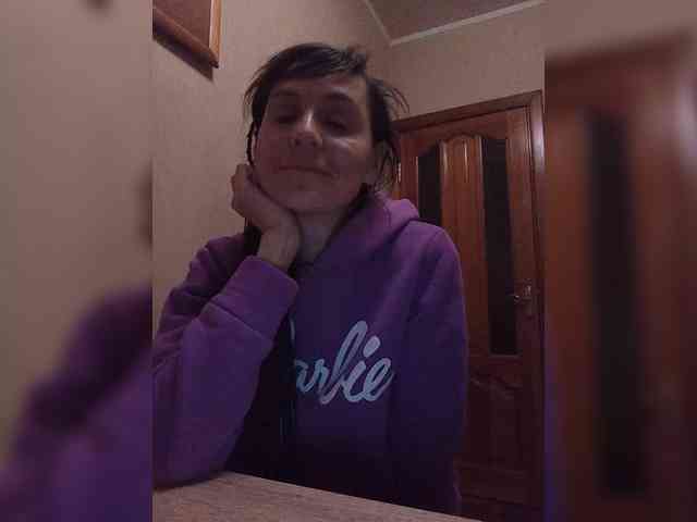 Hellenalonenochka webcam