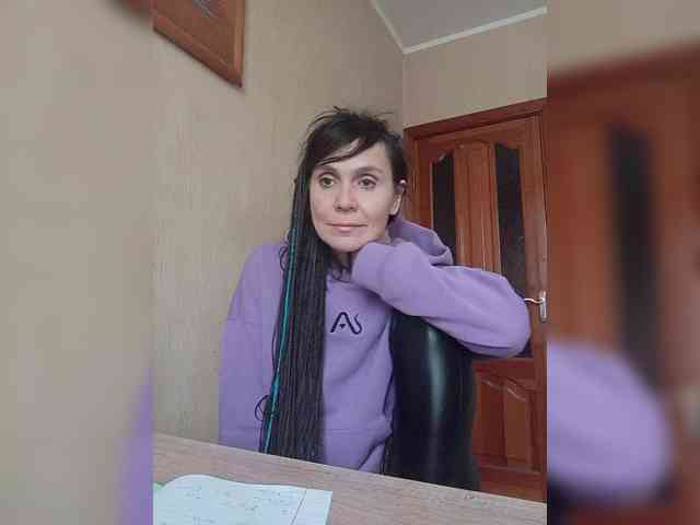 Hellenalonenochka webcam