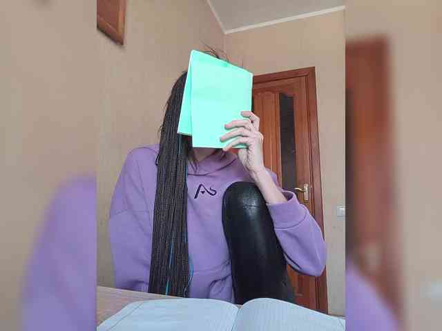 Hellenalonenochka webcam