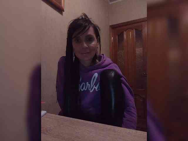 Hellenalonenochka webcam