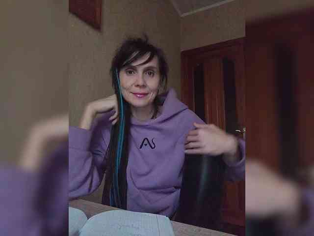 Hellenalonenochka webcam