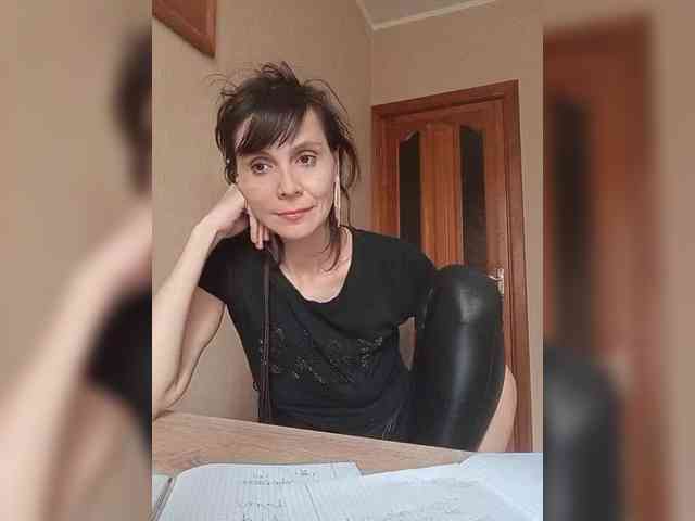 Hellenalonenochka webcam