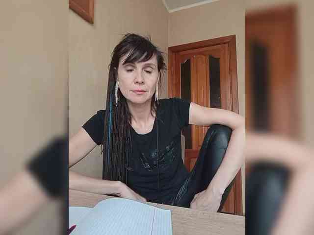 Hellenalonenochka webcam