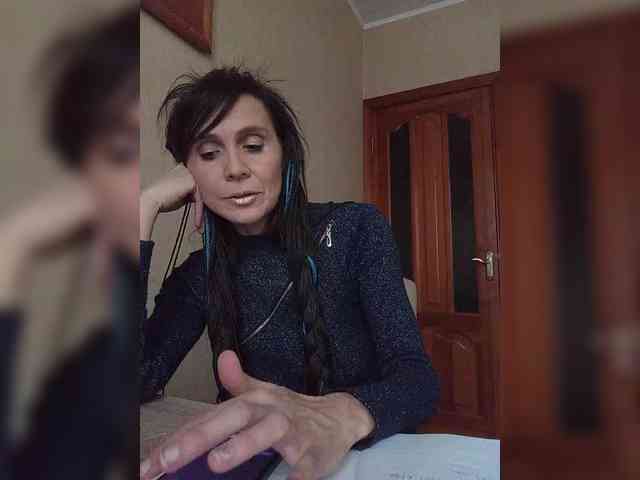 Hellenalonenochka webcam