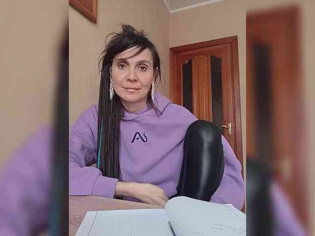 Hellenalonenochka webcam