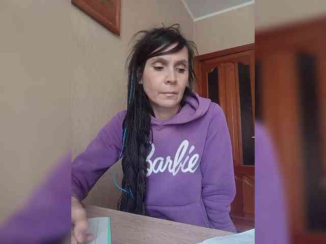 Hellenalonenochka webcam