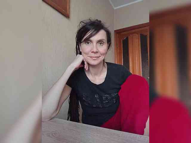 Hellenalonenochka webcam