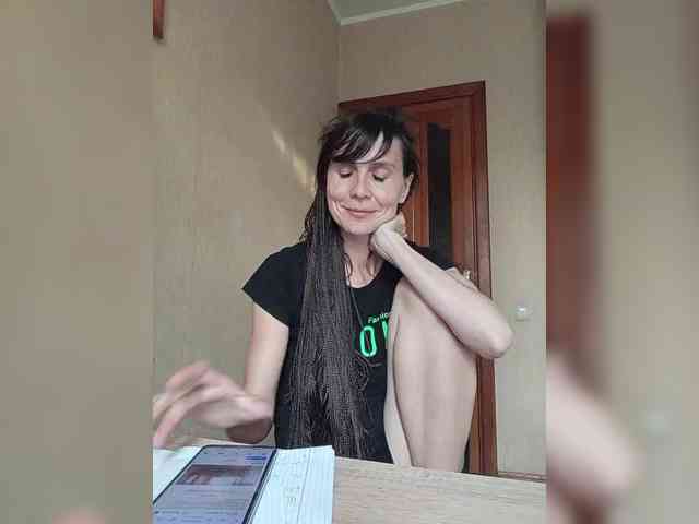 Hellenalonenochka webcam