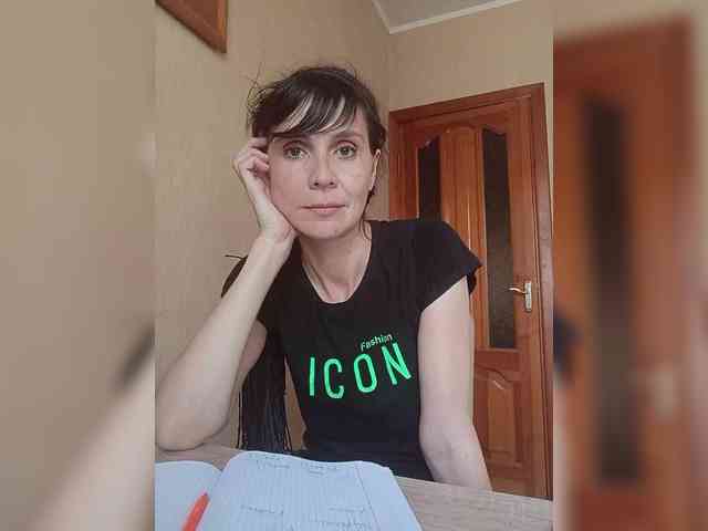 Hellenalonenochka webcam