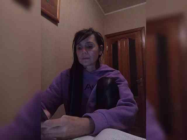 Hellenalonenochka webcam