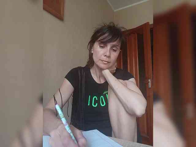 Hellenalonenochka webcam