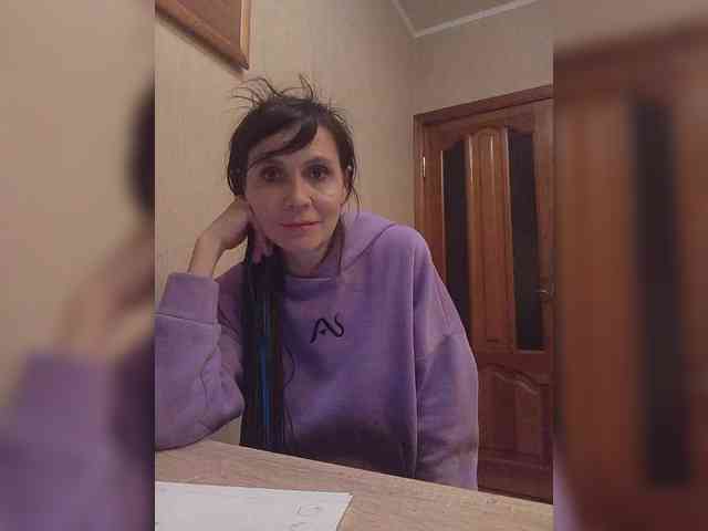 Hellenalonenochka webcam