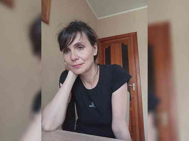 Hellenalonenochka webcam