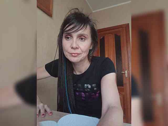 Hellenalonenochka webcam