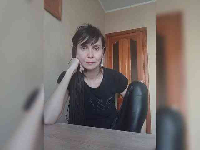 Hellenalonenochka webcam