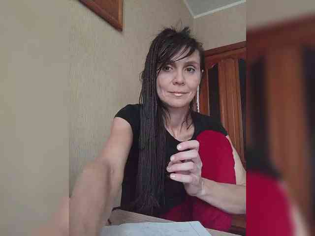 Hellenalonenochka webcam