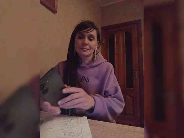 Hellenalonenochka webcam