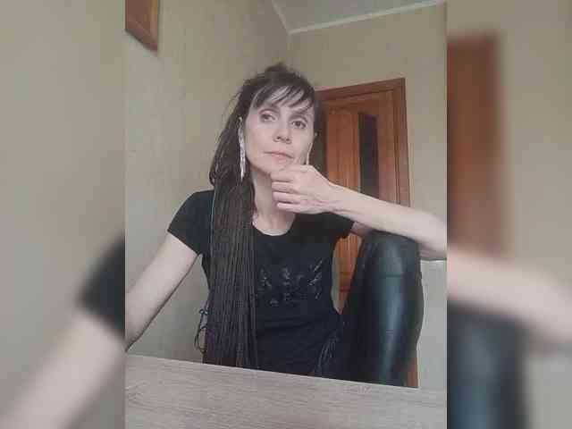 Hellenalonenochka webcam