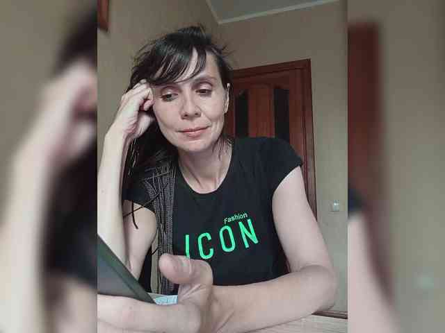 Hellenalonenochka webcam