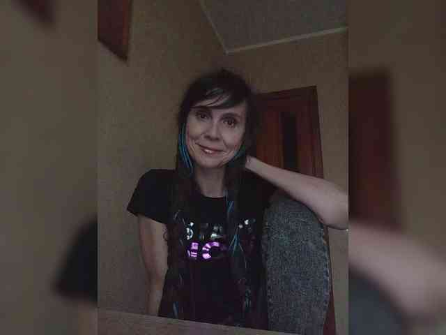 Hellenalonenochka webcam