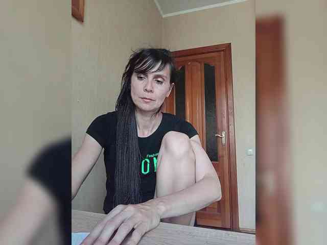 Hellenalonenochka webcam